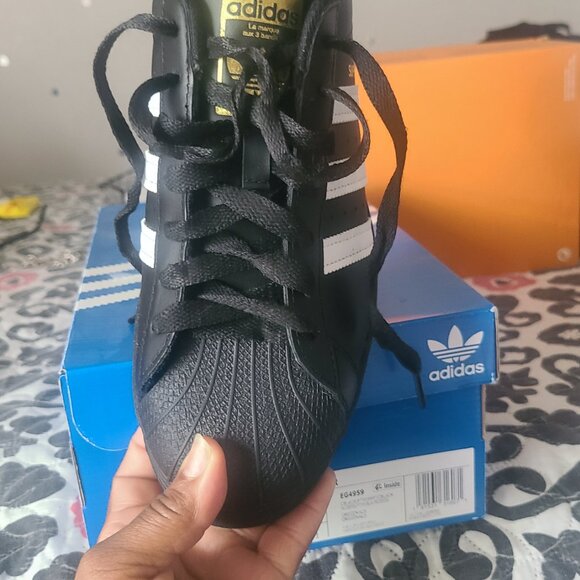 ADIDAS - Picture 2 of 3